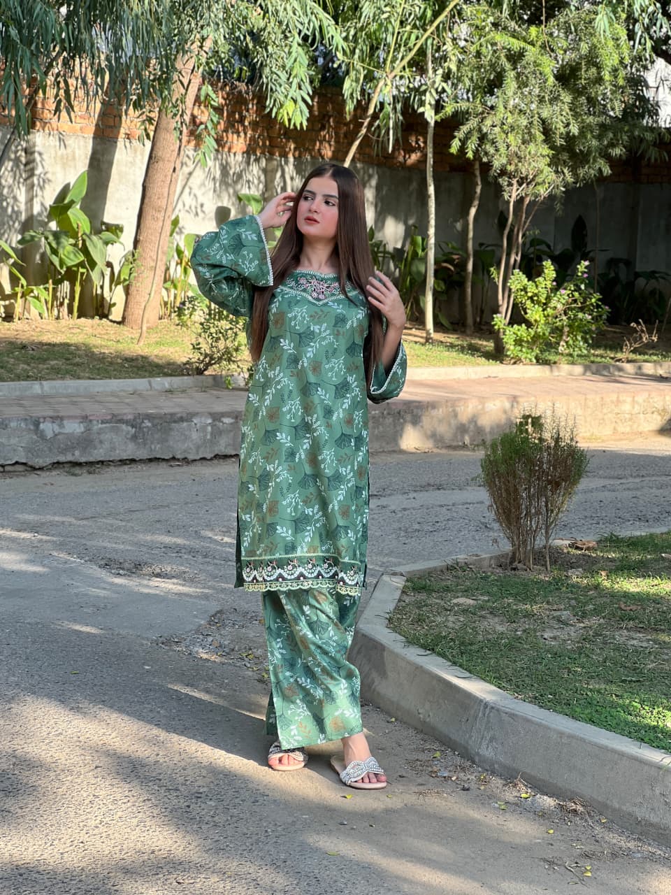 WAFA EMBROIDERY 2PC (FARSHI)