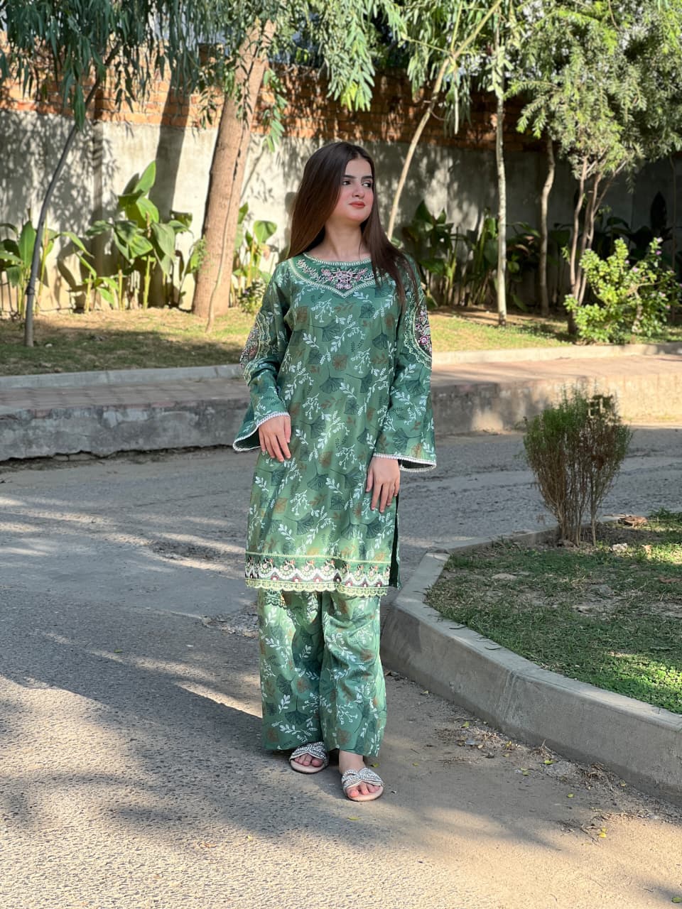 WAFA EMBROIDERY 2PC (FARSHI)