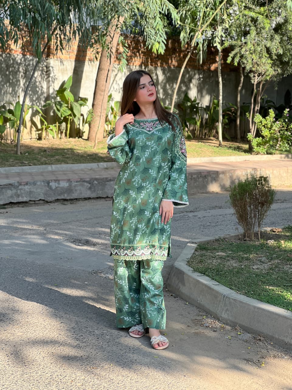 WAFA EMBROIDERY 2PC (FARSHI)