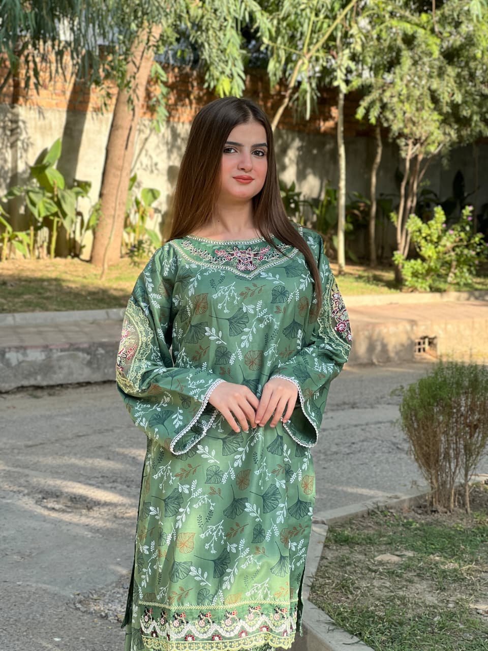 WAFA EMBROIDERY 2PC (FARSHI)