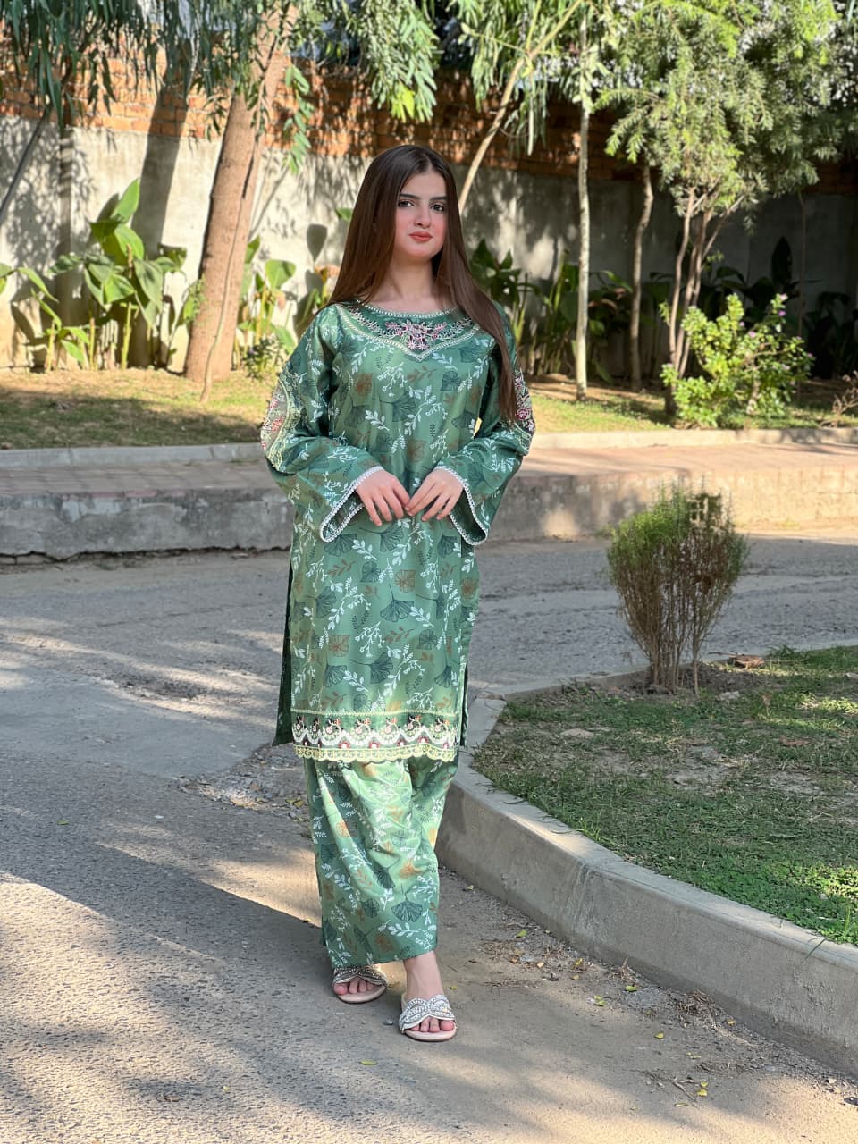 WAFA EMBROIDERY 2PC (FARSHI)