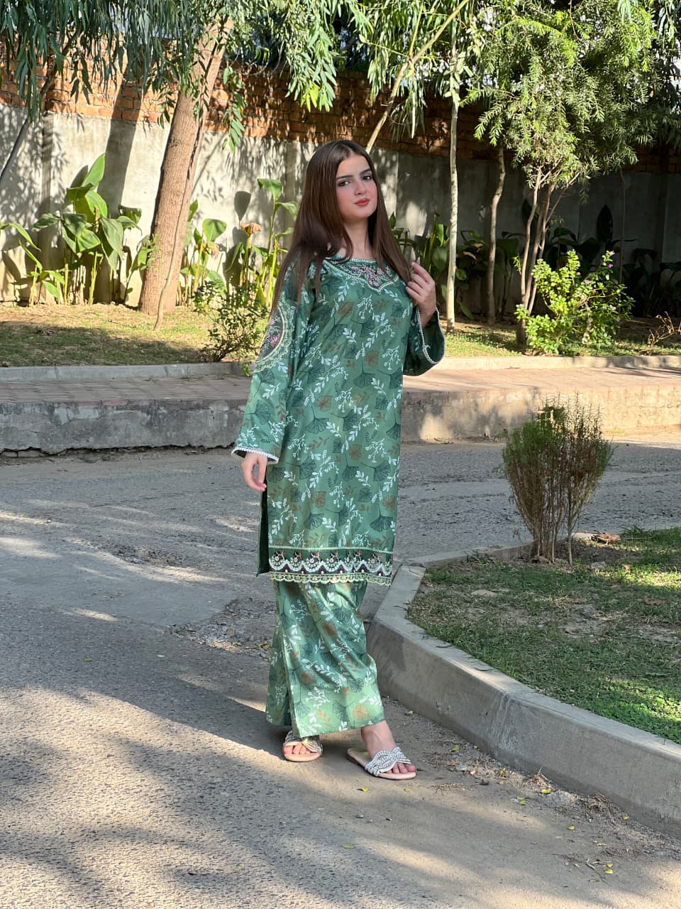 WAFA EMBROIDERY 2PC (FARSHI)