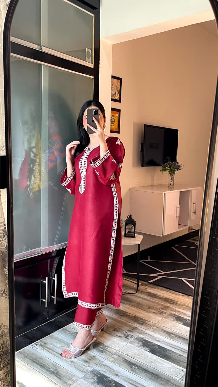 LILLY EMBROIDERY 2PC