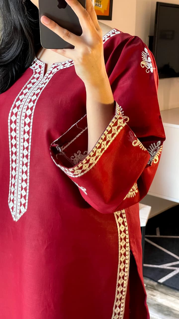 LILLY EMBROIDERY 2PC