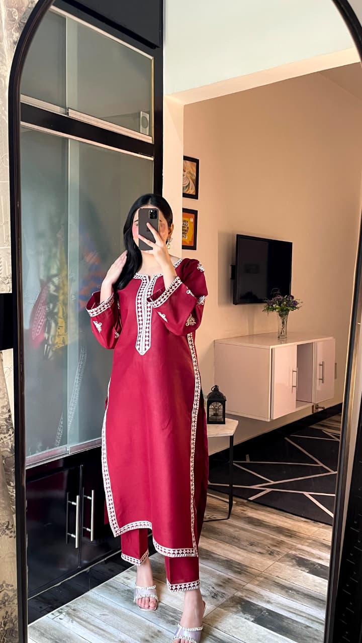 LILLY EMBROIDERY 2PC