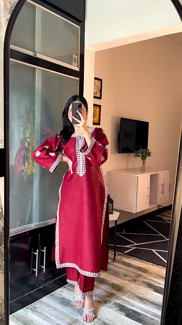 LILLY EMBROIDERY 2PC