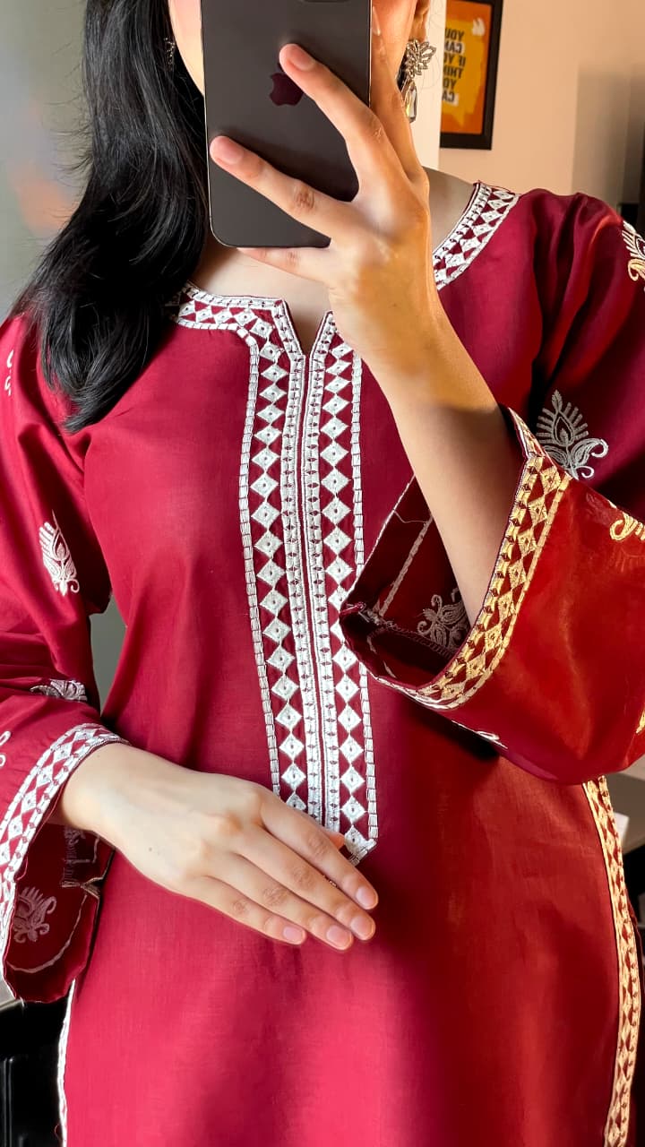 LILLY EMBROIDERY 2PC