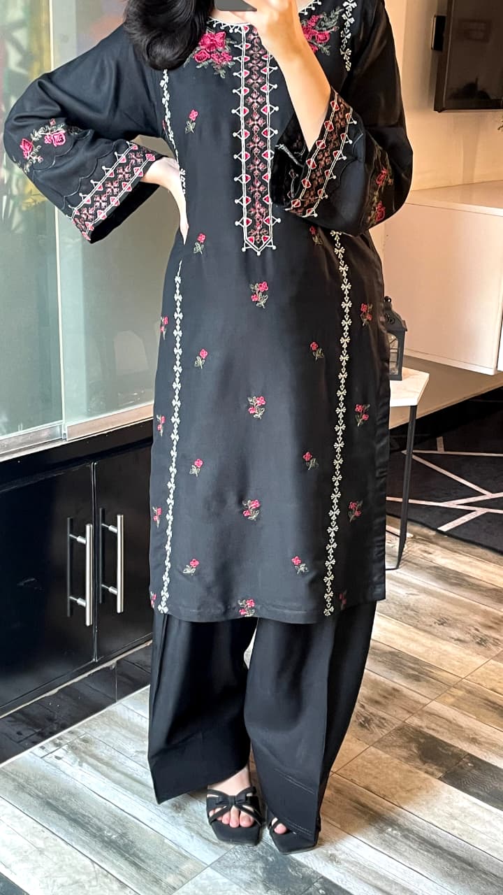 MULTI BLACK EMBROIDERY 2PC (FARSHI)