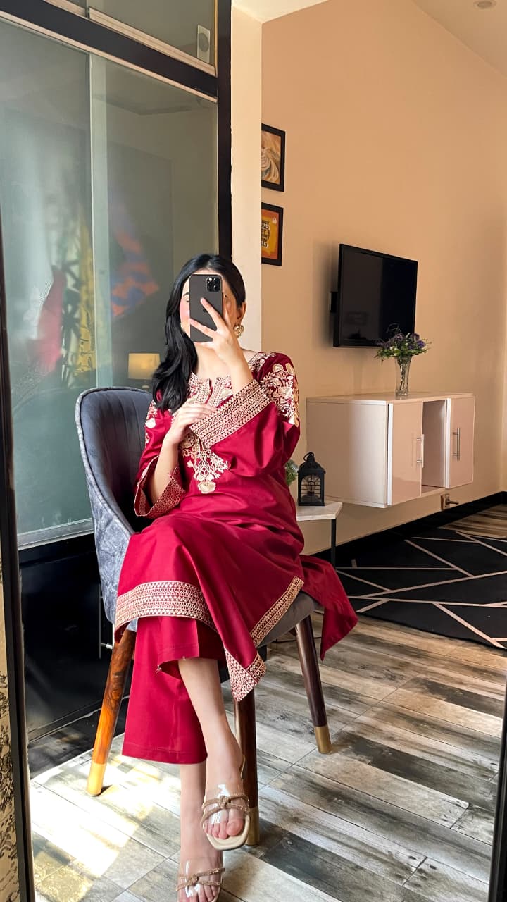 LAIBA EMBROIDERY 2PC